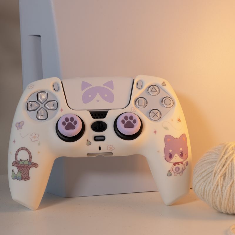 FUNDA SILICONA + GRIPS TANOOKI COMBO PACK MANEKI | PS5 - Imagen 11 de 24